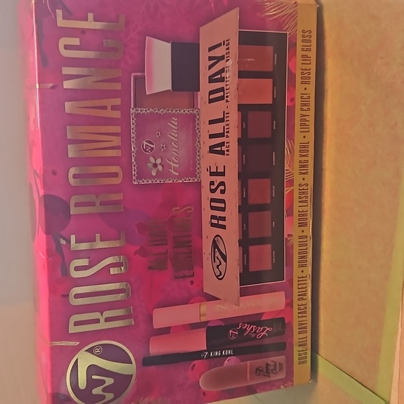 Makeup set - Picture 10 of 11